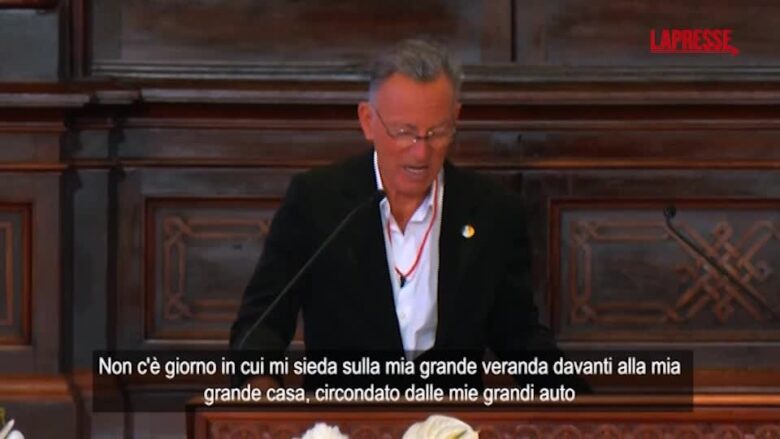 Funerali Clive Davis, il ricordo commosso di Bruce Springsteen: "Mia carriera un suo miracolo"