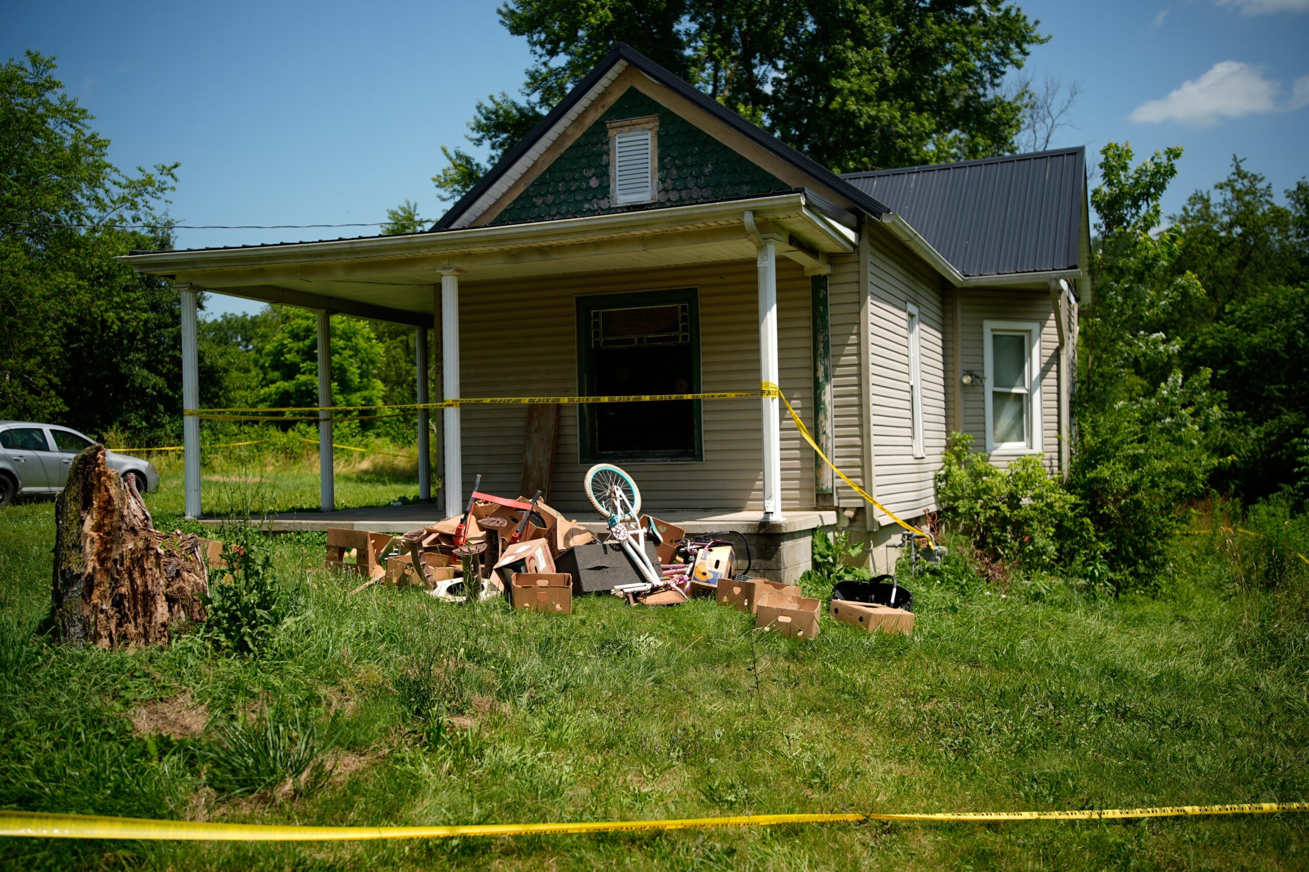 Ohio, 16 minori sequestrati in casa da nonni e genitori: “Sembravano quasi animali selvatici”