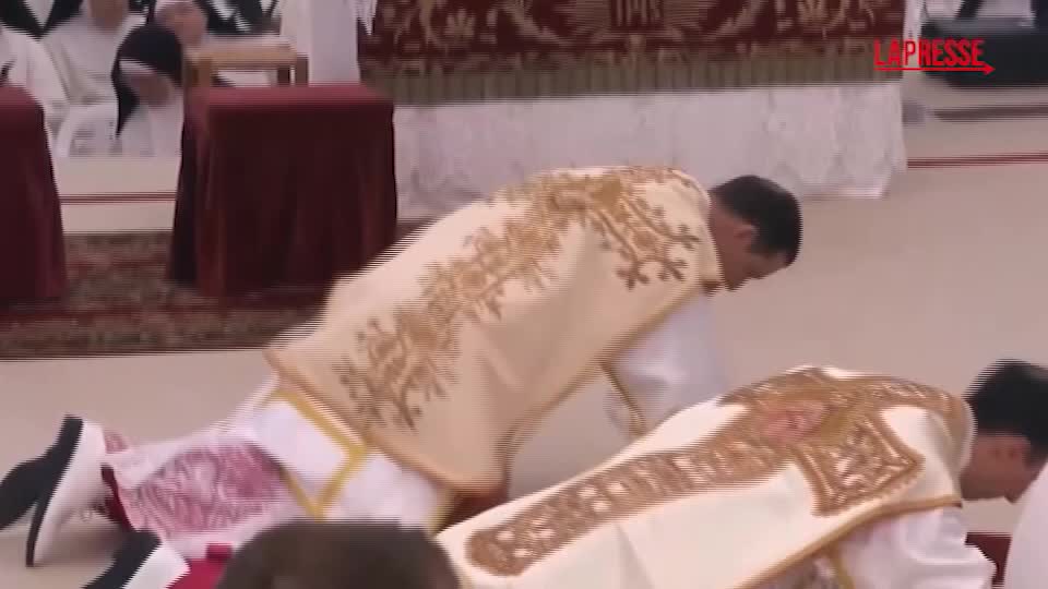 i lefebvriani consacrano 4 vescovi la celebrazione in svizzera da Lapresse.it i lefebvriani consacrano 4 vescovi la celebrazione in svizzera