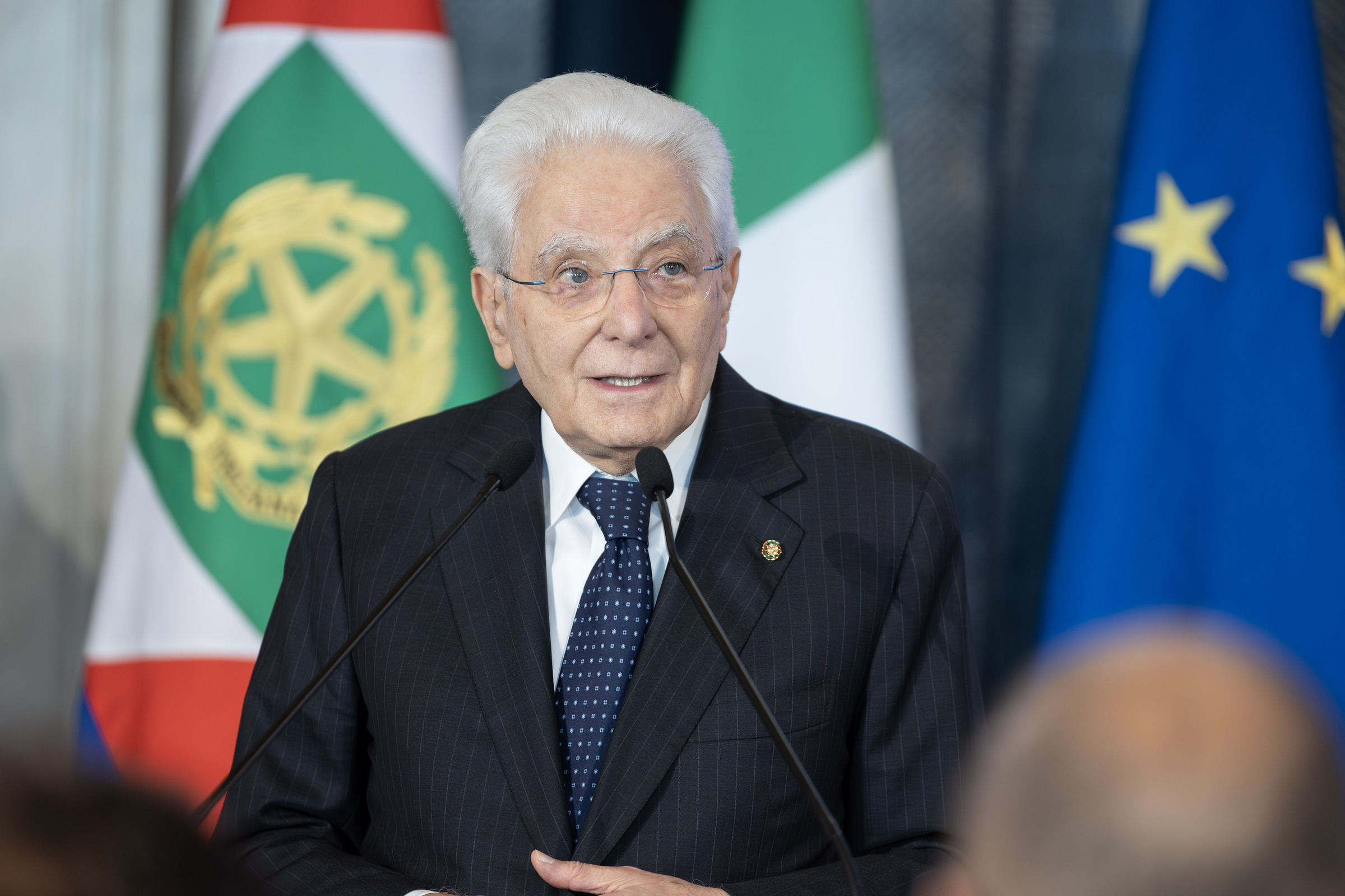 Mattarella ricorda la strage di Dacca: nell’attacco terroristico morirono 9 italiani Mattarella ricorda la strage di Dacca: nell’attacco terroristico morirono 9 italiani
