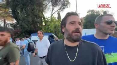 Lazio, Tommaso Paradiso e il governatore Rocca alla manifestazione contro Lotito