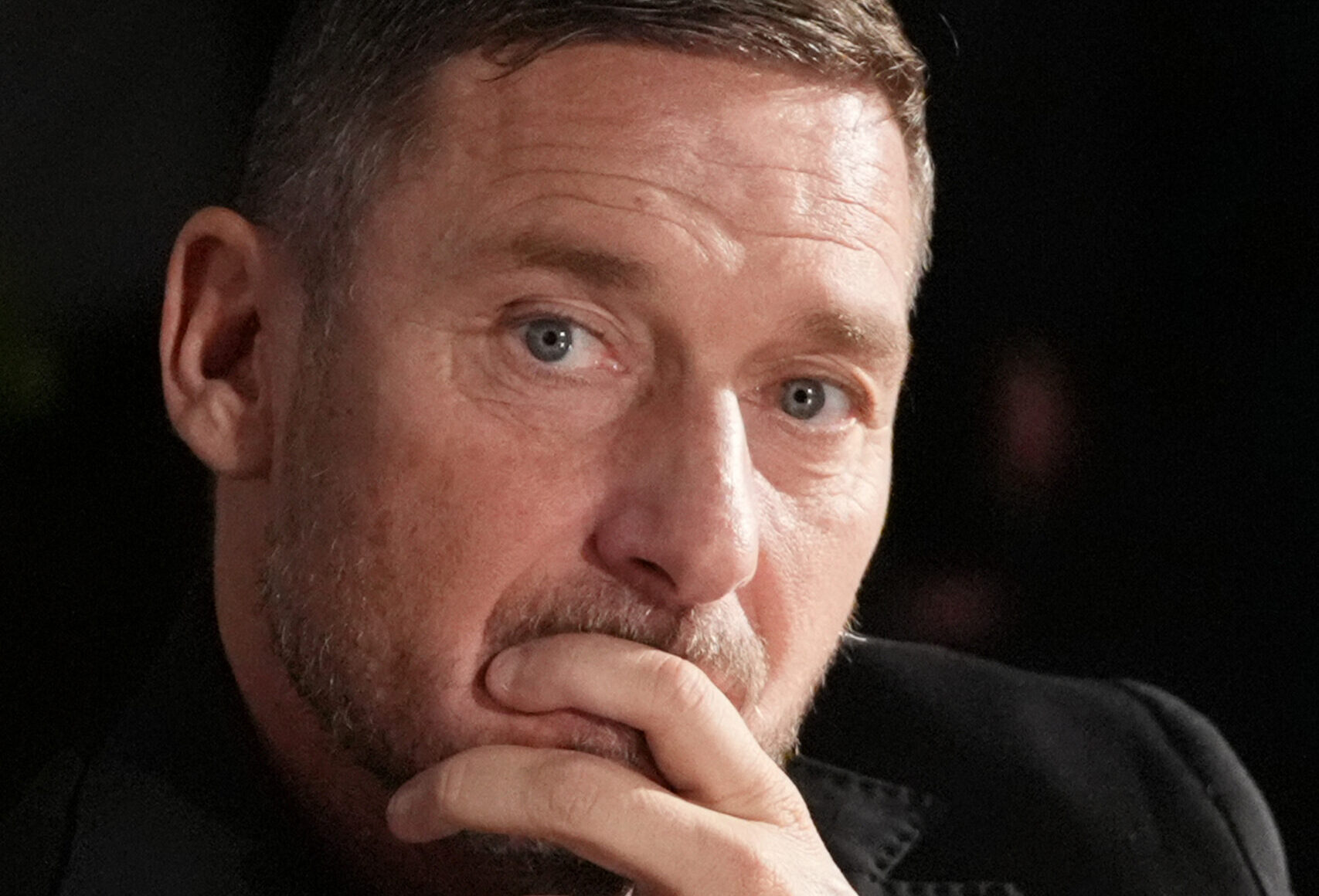 Francesco Totti, 2mila vespe germaniche invadono la casa dell’ex Capitano: il post virale del disinfestatore Francesco Totti, 2mila vespe germaniche invadono la casa dell’ex Capitano: il post virale del disinfestatore