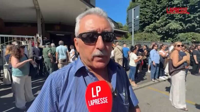 Francesco Imprezzabile, ai funerali dell'agente morto anche il fratello di Nicolò Savarino