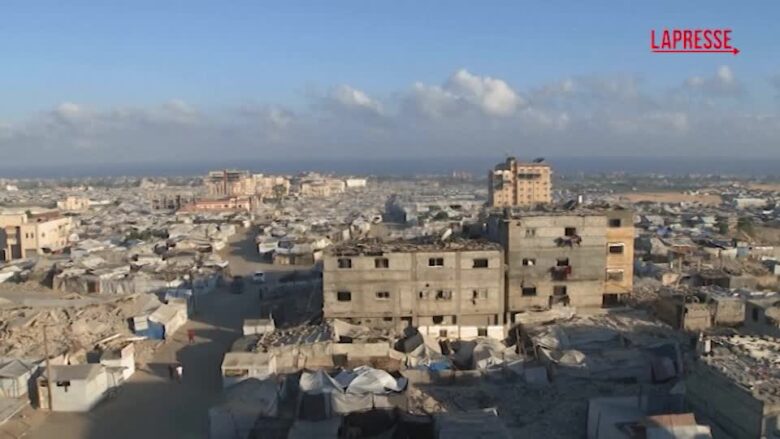 Gaza, 1000 giorni dopo il 7 ottobre: le immagini della distruzione di Khan Younis
