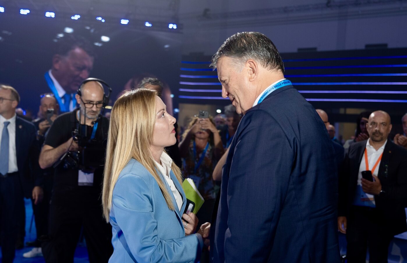 Al Congresso della Uil dialogo Bombardieri-Meloni, apertura su detassazione rinnovi Al Congresso della Uil dialogo Bombardieri-Meloni, apertura su detassazione rinnovi