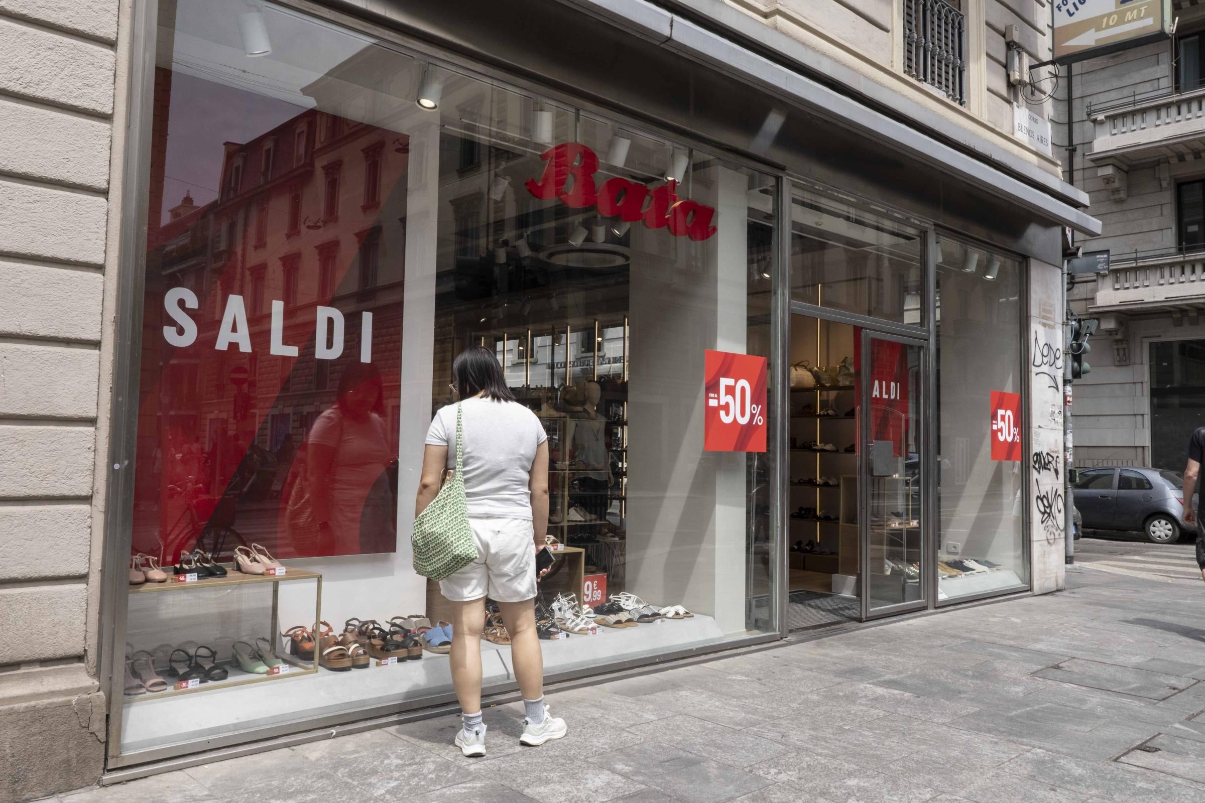Saldi estivi 2026, 10 consigli per evitare fregature Saldi estivi 2026, 10 consigli per evitare fregature