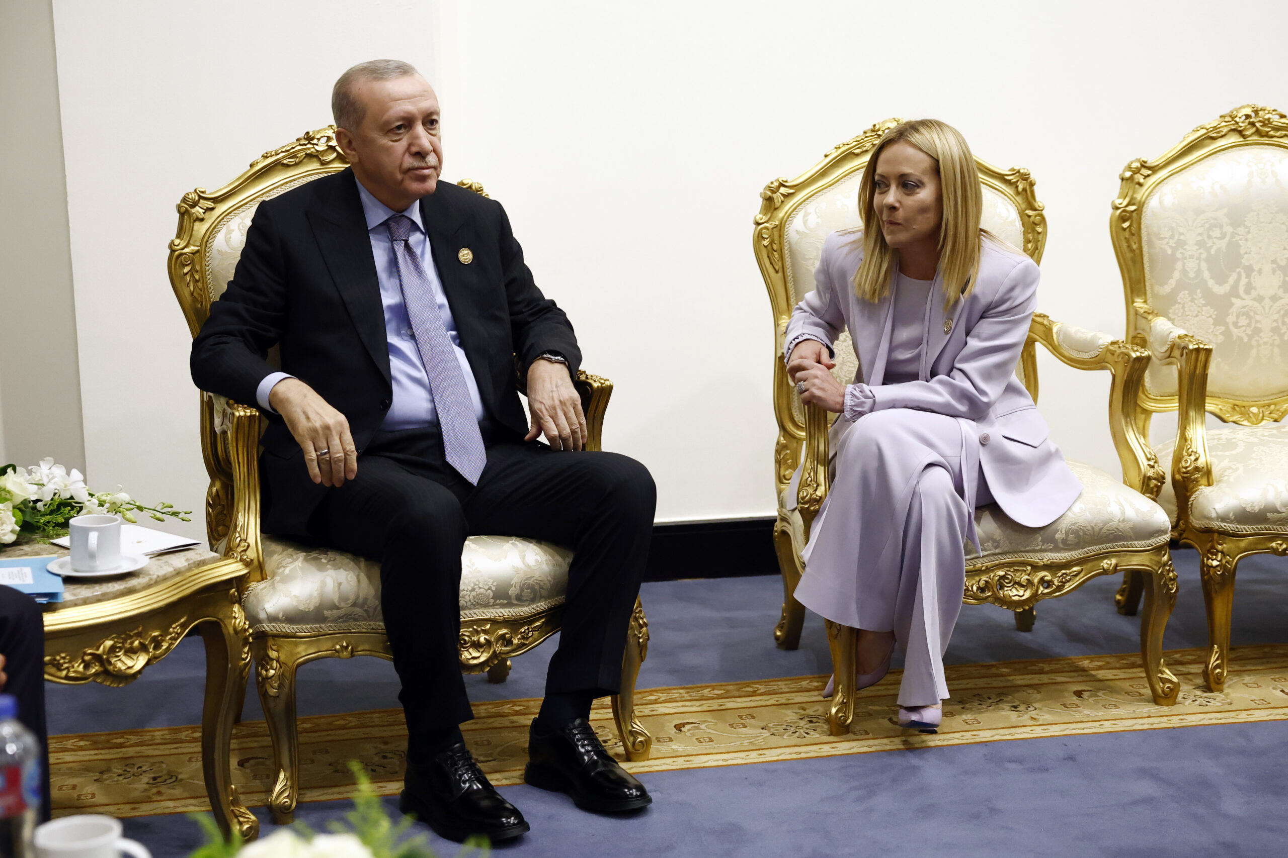Nato, colloquio Meloni-Erdogan in vista del vertice di Ankara: focus sul Fianco Sud Nato, colloquio Meloni-Erdogan in vista del vertice di Ankara: focus sul Fianco Sud