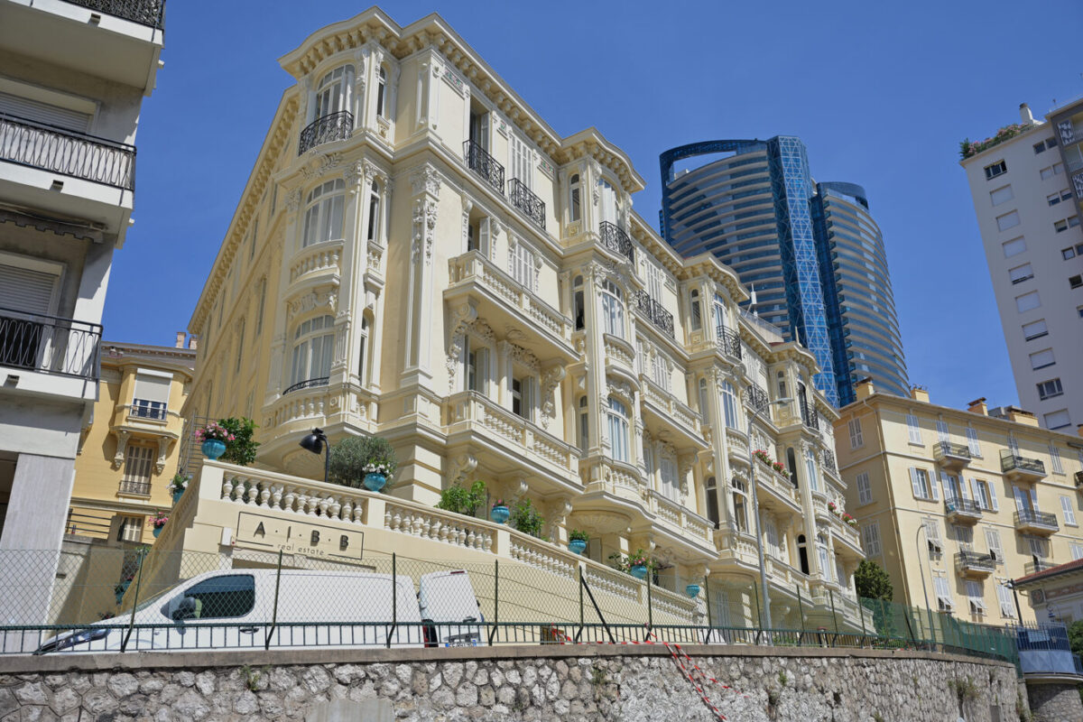 Attentato a Montecarlo, ricercata l’ucraina Anastasiia Berezovska: è fuggita passando per l’Italia