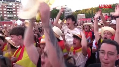 Mondiali, Spagna-Austria 3-0: a Madrid esplode la gioia dei tifosi
