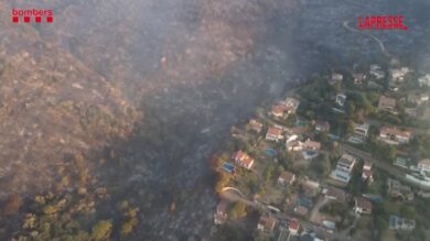 Spagna, un incendio in Catalogna brucia 2.300 ettari di terreno
