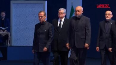 Iran, il russo Medvedev a Teheran per i funerali di Khamenei