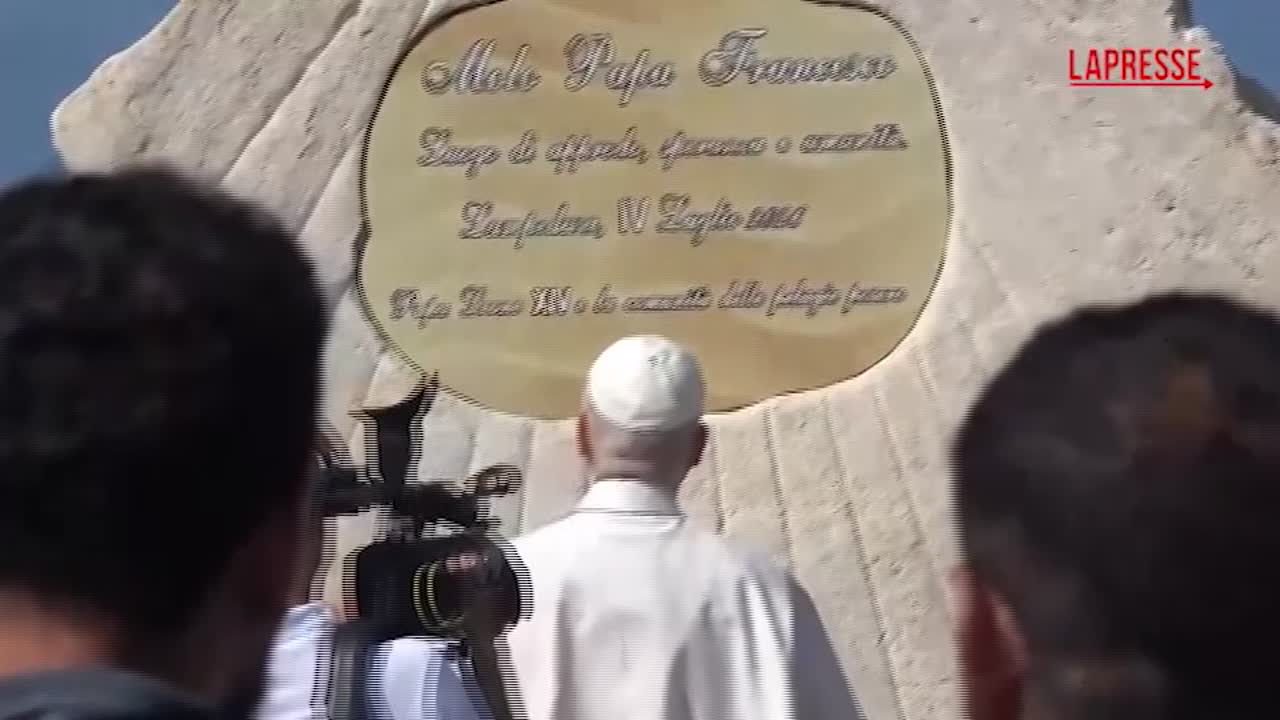 Lampedusa, Molo Favarolo diventa “Molo Papa Francesco”: l’intitolazione di Leone XIV