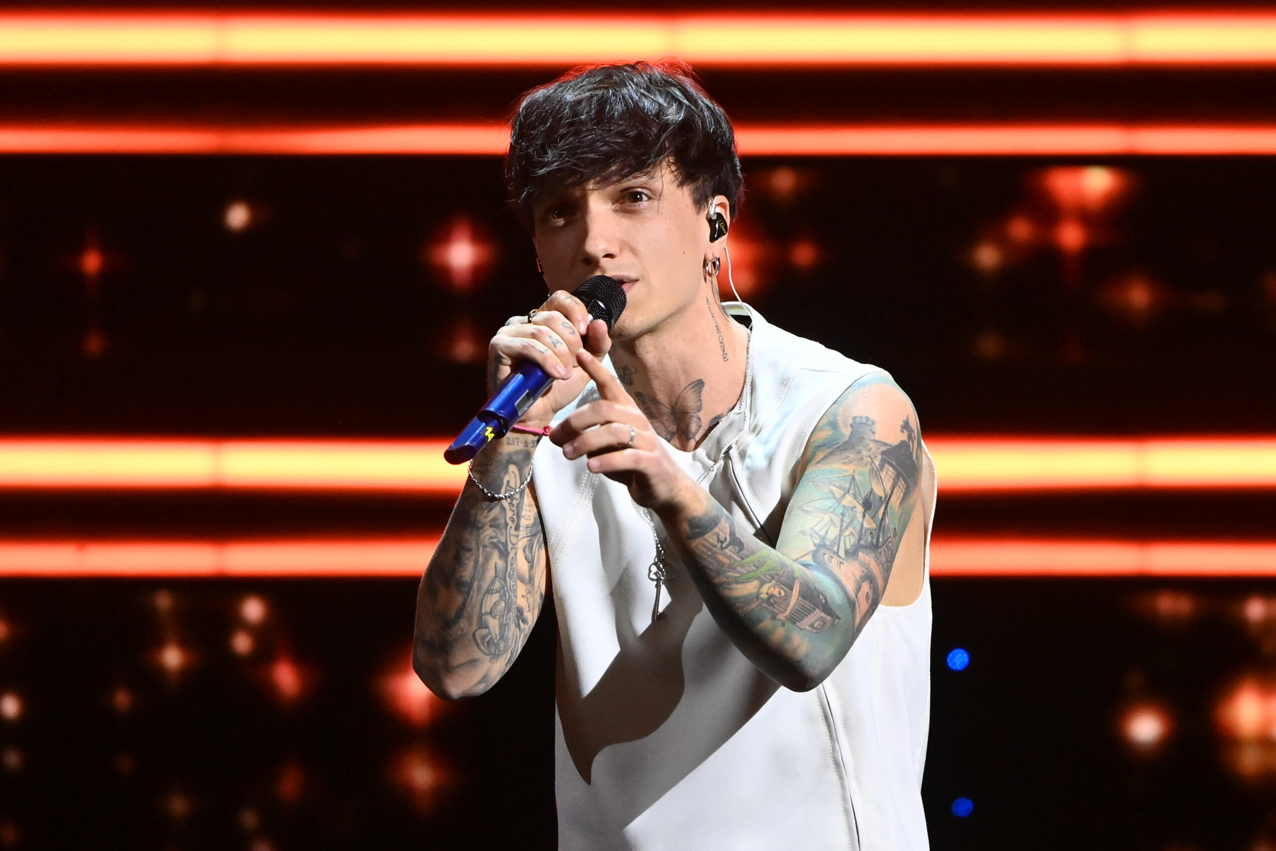 Ultimo a Tor Vergata, concerto da record con i complimenti di Vasco: “Siamo nella storia” Ultimo a Tor Vergata, concerto da record con i complimenti di Vasco: “Siamo nella storia”