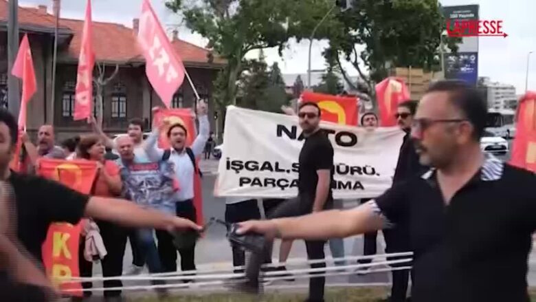 Turchia, iniziano le proteste contro il vertice Nato del 7 e 8 luglio