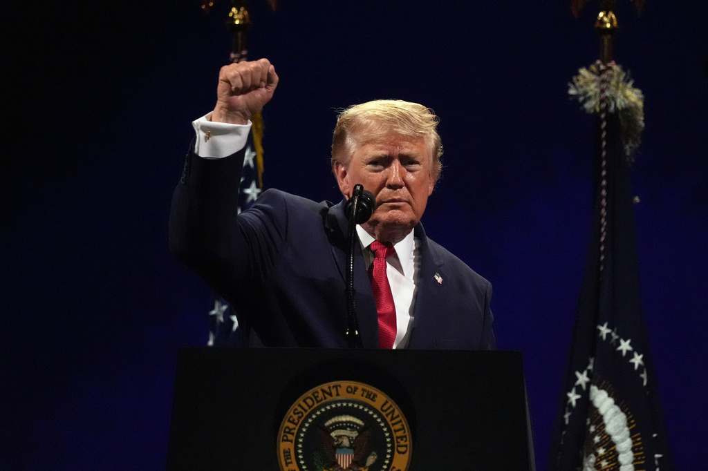 Usa, Trump: “Siamo più forti che mai, l’America non sarà mai un Paese comunista” Usa, Trump: “Siamo più forti che mai, l’America non sarà mai un Paese comunista”