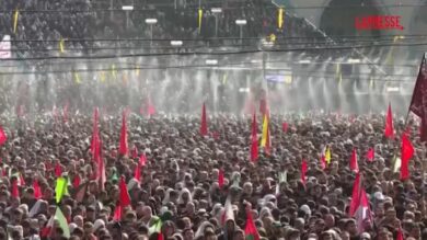 Iran, il capo dei Guardiani della Rivoluzione in piazza a Teheran per i funerali di Khamenei