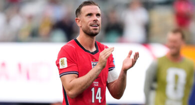 Mondiali 2026: la sfortuna di Jordan Henderson, il centrocampista dell’Inghilterra si infortuna al polso durante i festeggiamenti