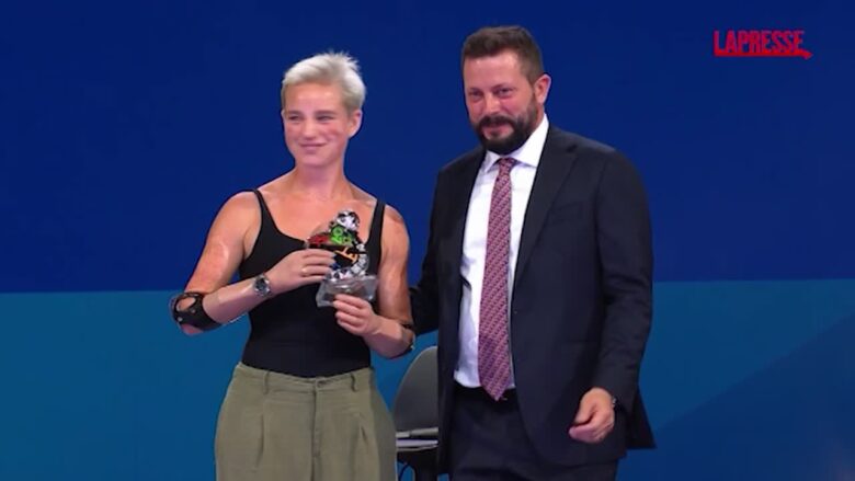 La sfilata dei campioni al Fair Play Menarini 2026 per testimoniare i veri valori di vita