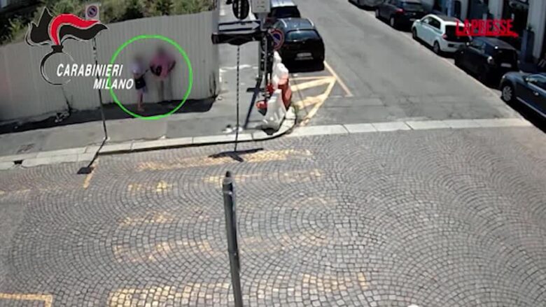 Rapina turista a Milano, arrestato dai carabinieri: visto da videosorveglianza caserma