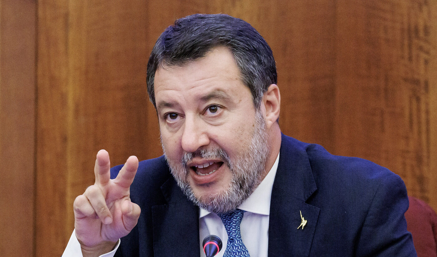Treni, Salvini sui lavori al nodo di Firenze: “Tre giorni di disagio per avere un’alta velocità più moderna” Treni, Salvini sui lavori al nodo di Firenze: “Tre giorni di disagio per avere un’alta velocità più moderna”