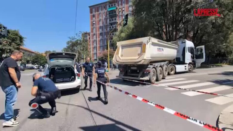Milano, ciclista travolta da tir a Milano: muore a 67 anni