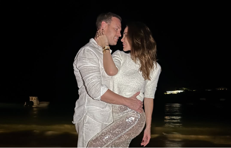 Ilary Blasi pronta alle nozze con Bastian Muller: “Appena sono pronte le carte del divorzio mi sposo” Ilary Blasi pronta alle nozze con Bastian Muller: “Appena sono pronte le carte del divorzio mi sposo”