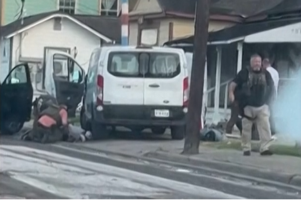 Usa, agente dell’ICE uccide un cittadino messicano durante un’operazione a Houston Usa, agente dell’ICE uccide un cittadino messicano durante un’operazione a Houston