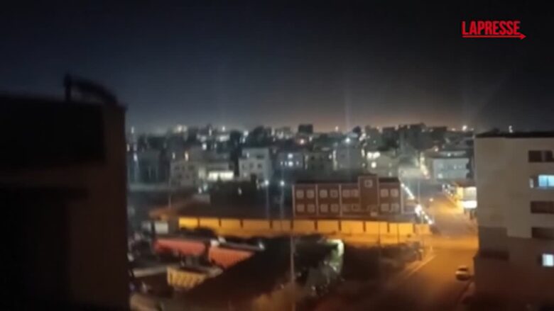 Iran, attacchi Usa nella notte: le immagini del raid su Bandar Abbas