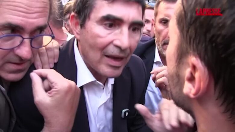 Napoli, Manfredi e Fico contestati a evento Campo Largo: tensione e interviene Fratoianni