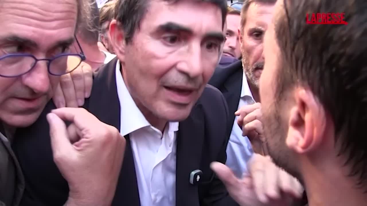 Napoli, Manfredi e Fico contestati a evento Campo Largo: tensione e interviene Fratoianni