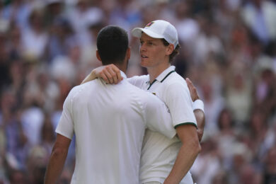 Sinner-Djokovic a Wimbledon 2026: l’azzurro vince in tre set ed è in finale – La diretta