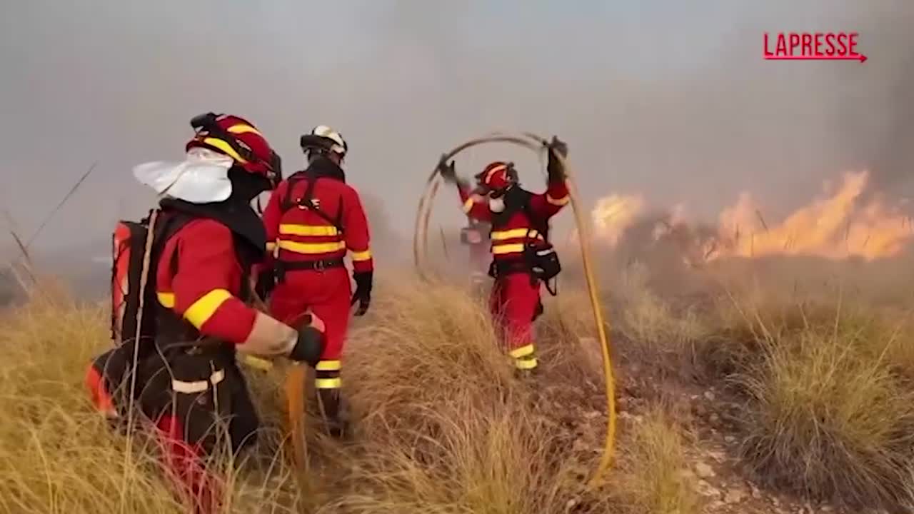spagna incendio in andalusia i vigili del fuoco al lavoro da Lapresse.it spagna incendio in andalusia i vigili del fuoco al lavoro