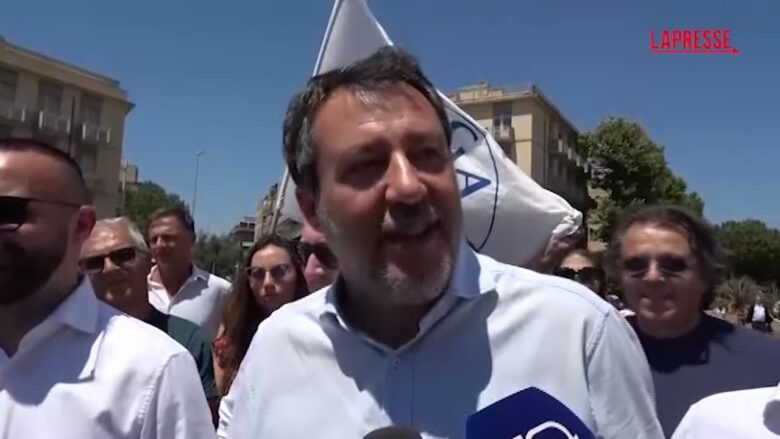 Salvini a Ostia per sgombero ex Colonia Vittorio Emanuele: "Ministro dell'Interno? No sono qui da leader Lega"
