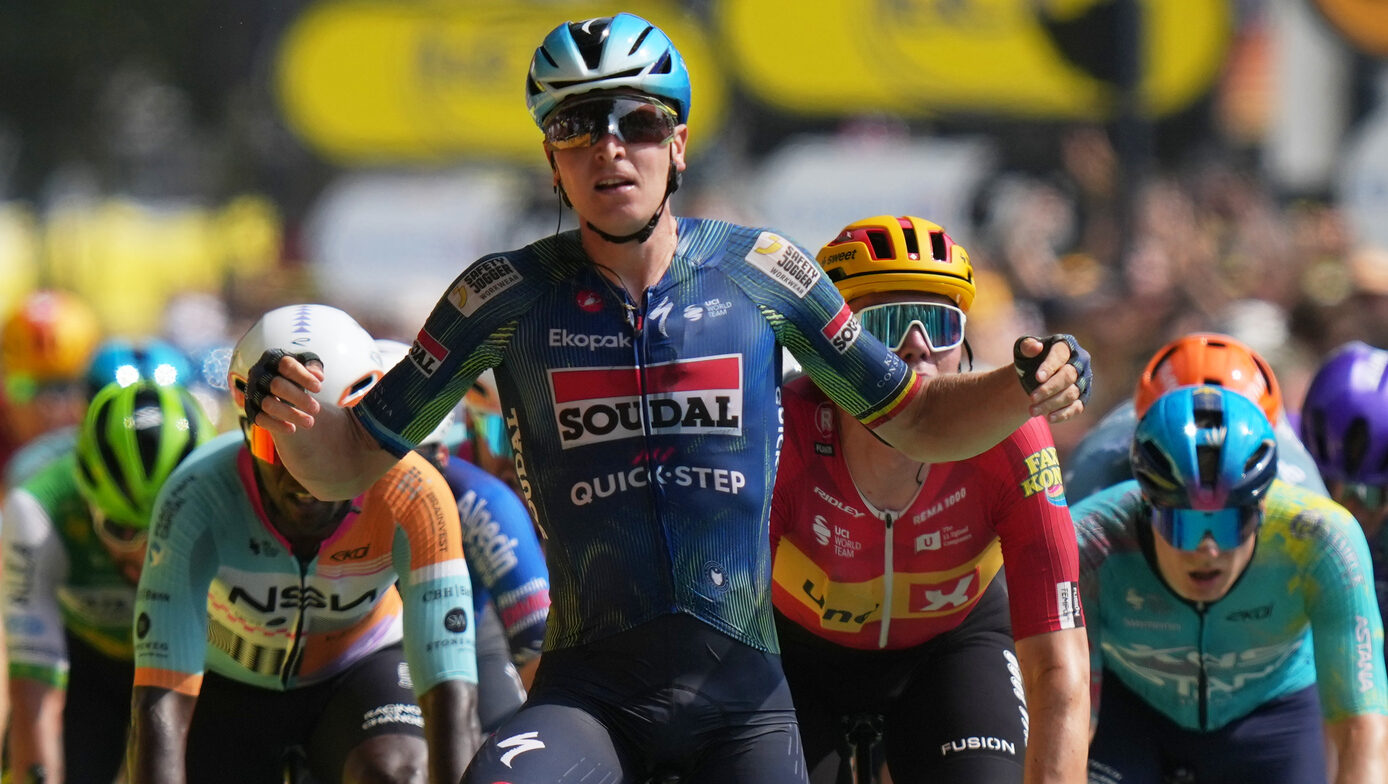 Tour de France 2026, Merlier vince la settima tappa: Pogacar resta in maglia gialla Tour de France 2026, Merlier vince la settima tappa: Pogacar resta in maglia gialla