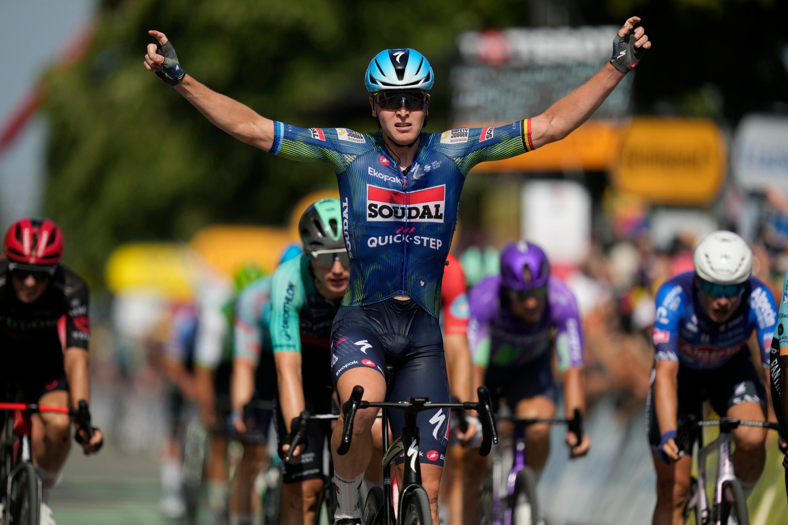 Tour de France 2026, bis di Merlier nell’ottava tappa