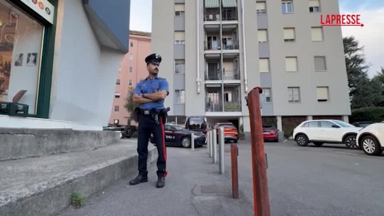 Milano, 41enne trovato morto a Corsico: l'arrivo dei carabinieri
