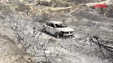 Incendio in Andalusia, auto carbonizzata e terreni bruciati: scenario apocalittico in Spagna