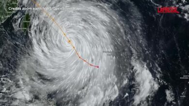 Il tifone Bavi si sposta in Cina, venti fino a 184 km/h: le immagini satellitari