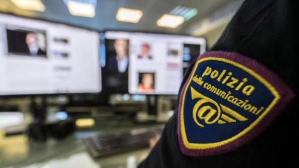 Propaganda suprematista e antisemita: perquisizioni della polizia, tre indagati