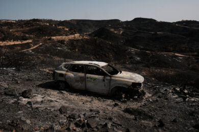 Incendio in Andalusia, ritrovata coppia britannica: i due sono ustionati ma vivi