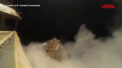 Iran, i nuovi attacchi Usa: le immagini del Comando centrale statunitense