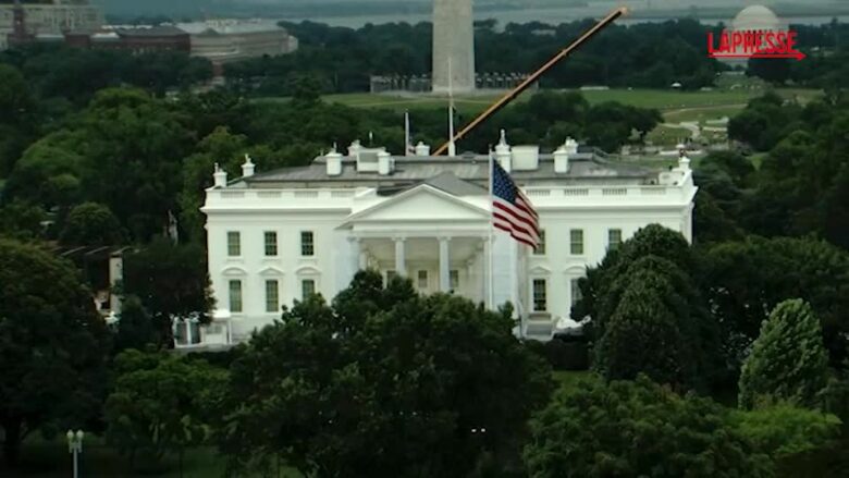 Usa, bandiera a mezz’asta alla Casa Bianca dopo la morte del senatore repubblicano Lindsey Graham