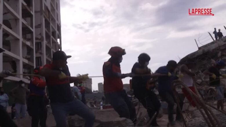Venezuela, a 20 giorni dal terremoto si scava tra le macerie alla ricerca dei dispersi