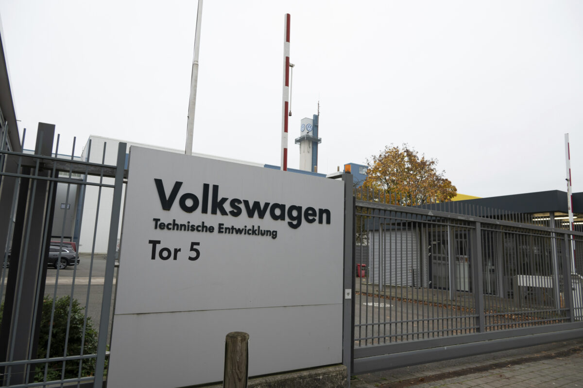 Volkswagen, il ceo Oliver Blume valuta altri 50.000 tagli entro il 2030 Volkswagen, il ceo Oliver Blume valuta altri 50.000 tagli entro il 2030