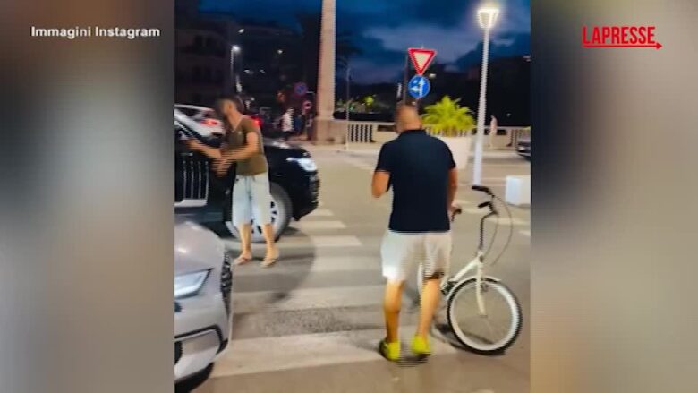 Ascoli Piceno, militante di Futuro Nazionale Giuseppe Barboni picchia uomo che blocca traffico: il video