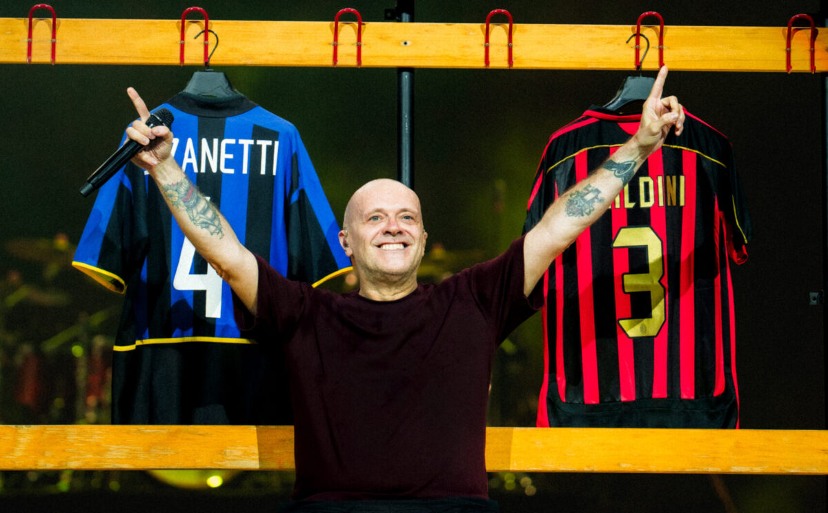 Pezzali chiude il tour dei record conquistando San Siro: è Max la ‘Nazionale del 2006’