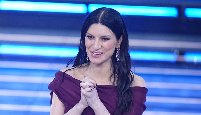 Laura Pausini ai Mondiali 2026: ecco cosa farà con Robbie Williams