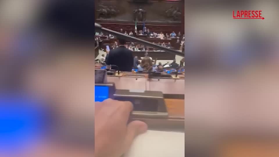 Legge elettorale, i 'Vannacciani' si filmano al voto: "Non siamo noi i franchi tiratori"