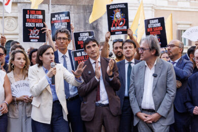 Legge elettorale, bocciate le preferenze per un voto: caccia ai franchi tiratori. Meloni: “Ha vinto la palude, ora serve una riflessione”