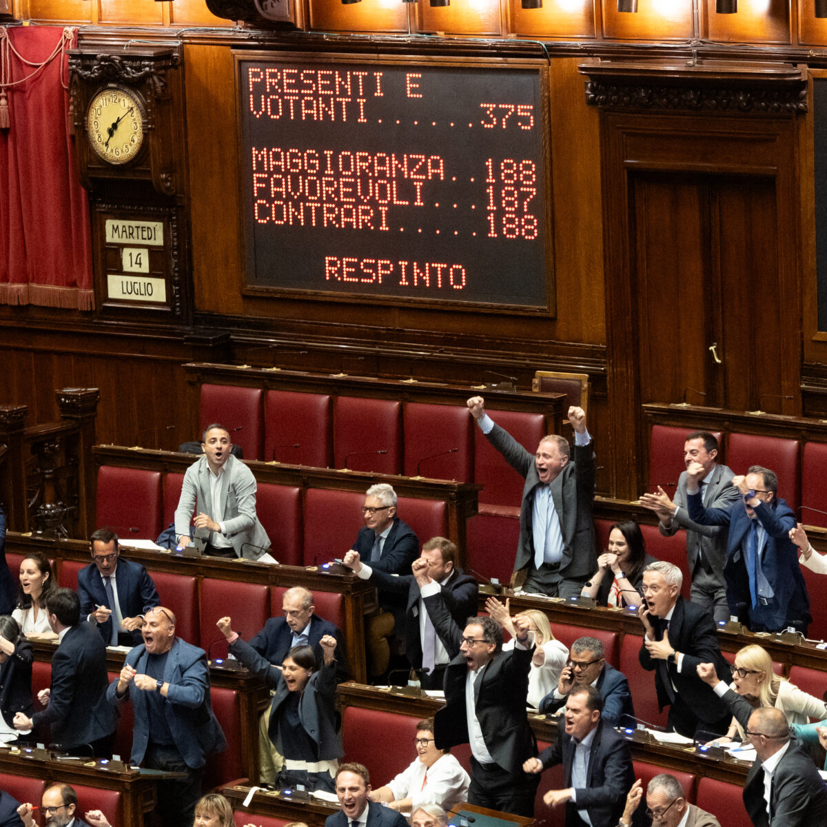 Galleria foto 'Governo battuto alla Camera sulla legge elettorale, le opposizioni esultano: le foto' - foto 2